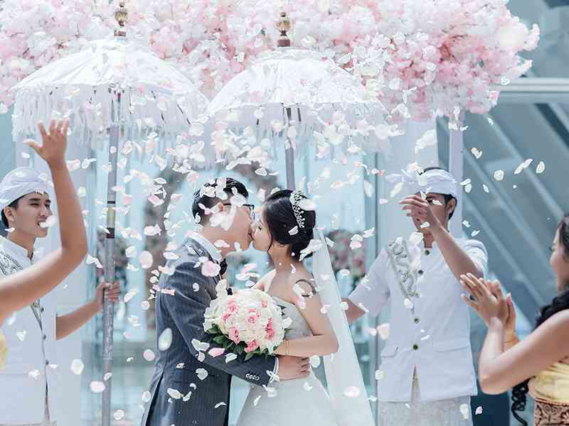 梦见自己结婚，预兆着人生新阶段的开始与成长
