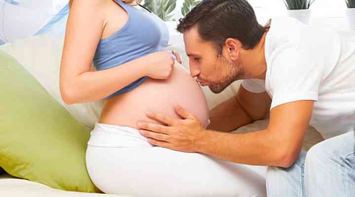 怀孕八个月能接吻吗