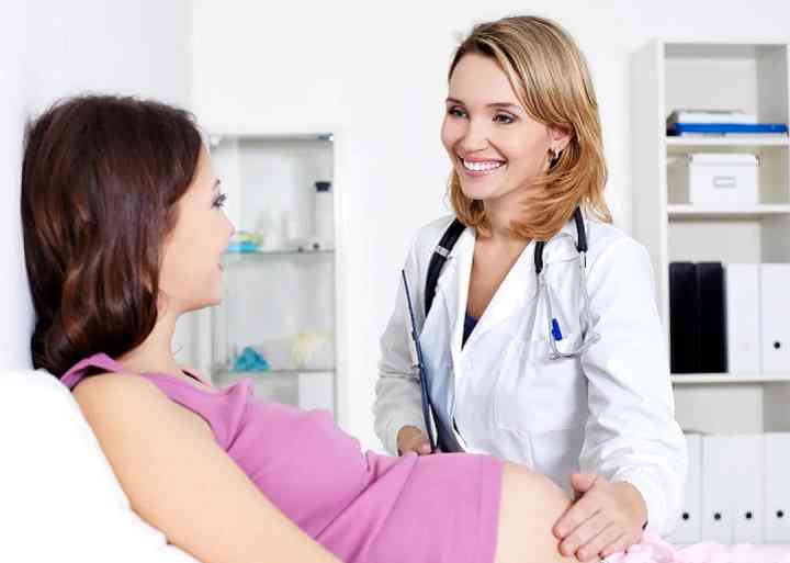 孕妇建卡进行第一次产检