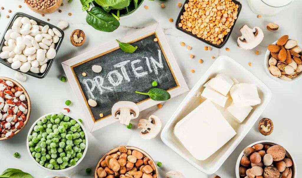 孕早期的女性饮食上要以富含营养、清淡可口、容易消化为原则