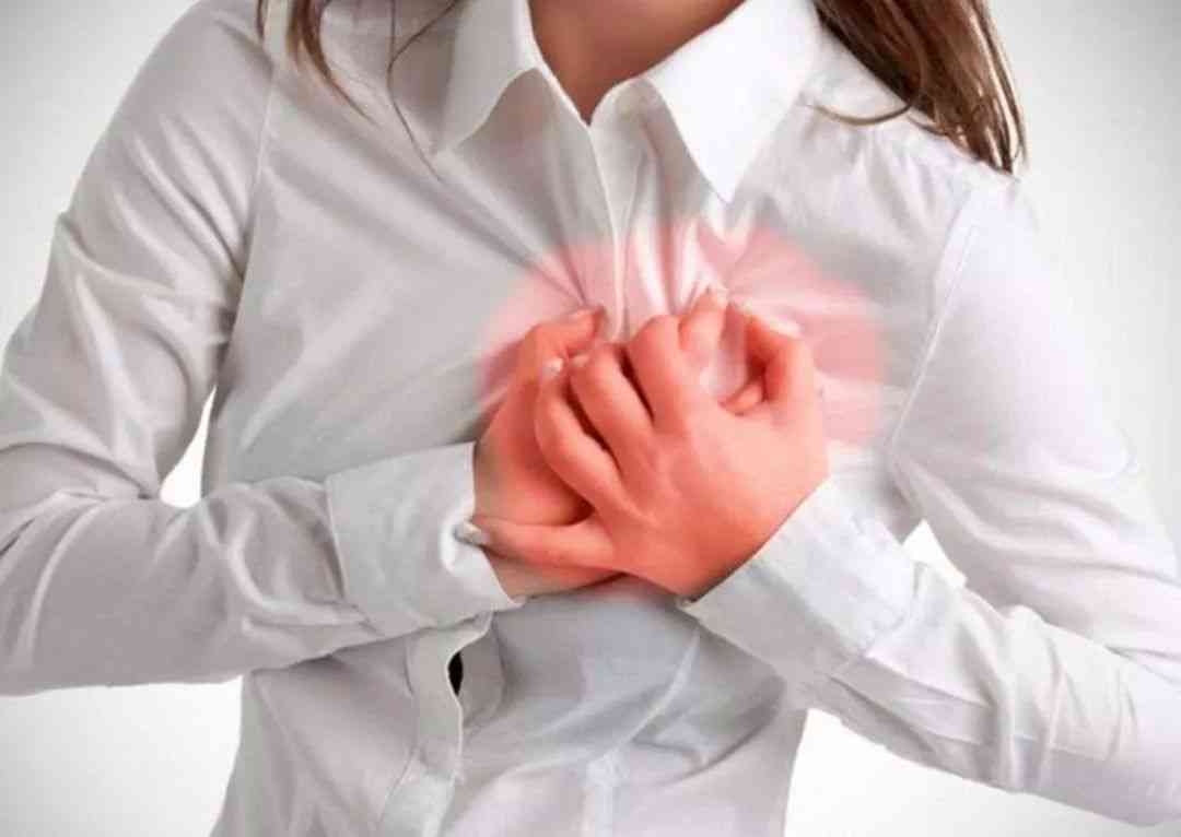 女性怀孕导致的月经推迟，乳房会有刺痛感、肿胀