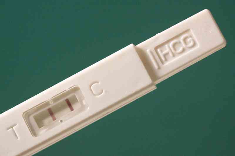 通过自测验孕或医学验孕手段可以确认是否为怀孕