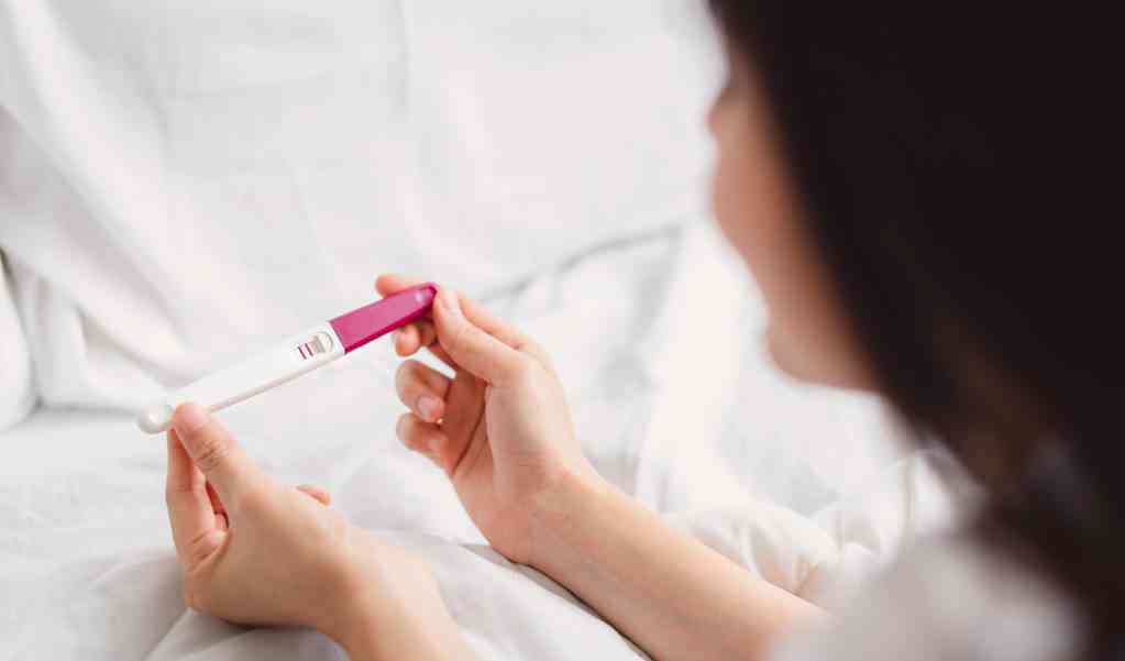 用验孕棒检测的时间不当，或测试方式错误都会导致验孕棒不准确