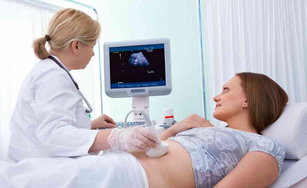 通常检查宫外孕的方法有超声检查，后穹窿穿刺，以及妊娠试验等