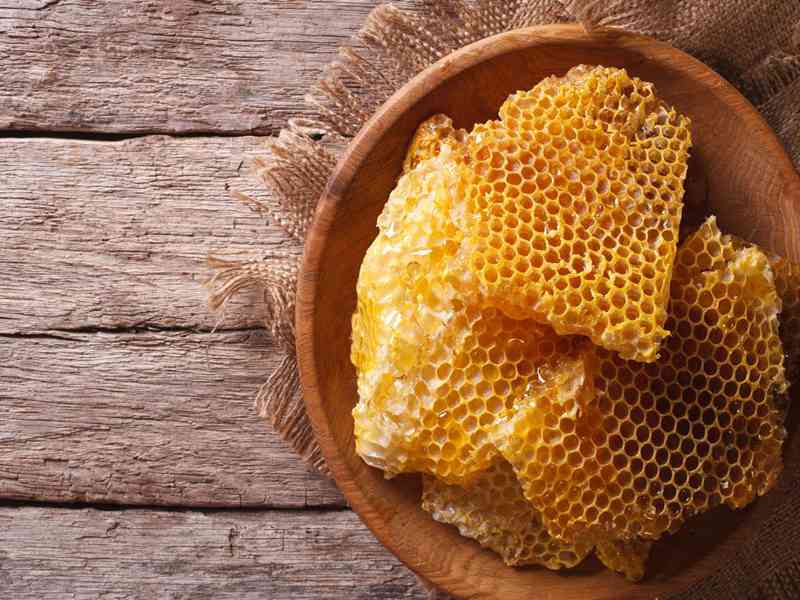 蜂胶长期食用对身体好处多多