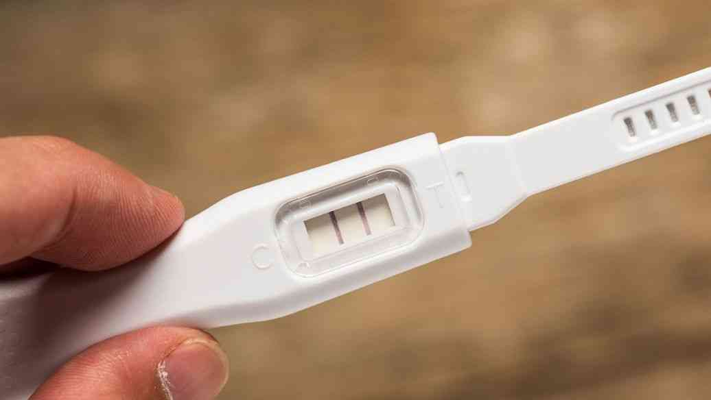 在使用早孕试纸时需注意检测的方法