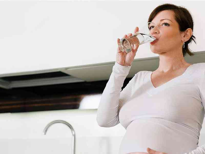 孕妇肚子胀气要多喝水