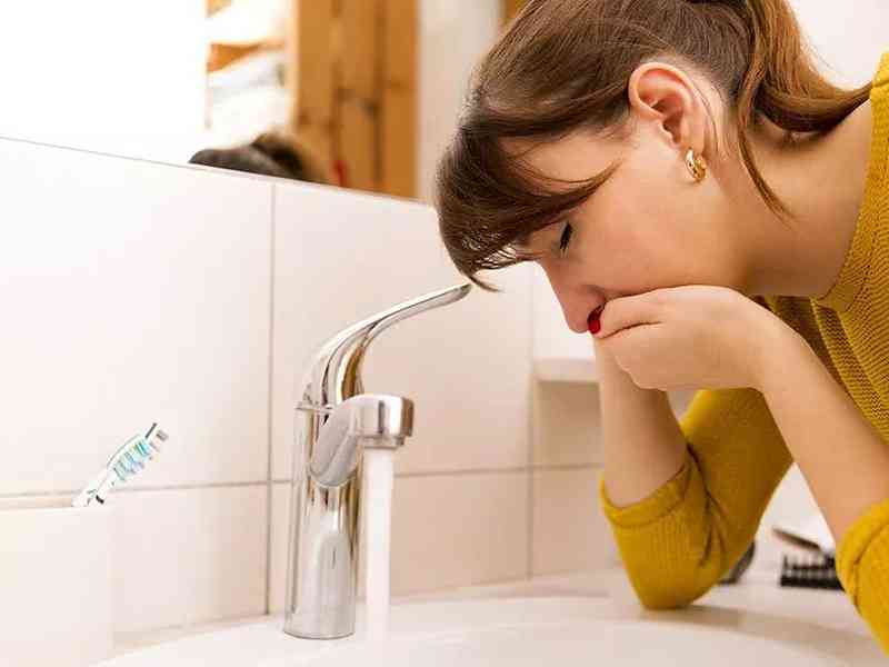 怀孕初期可能会有孕吐的情况