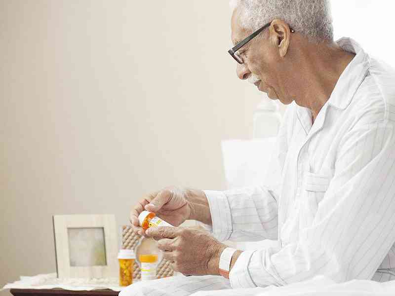 老年人只能在医师允许下服用精氨酸