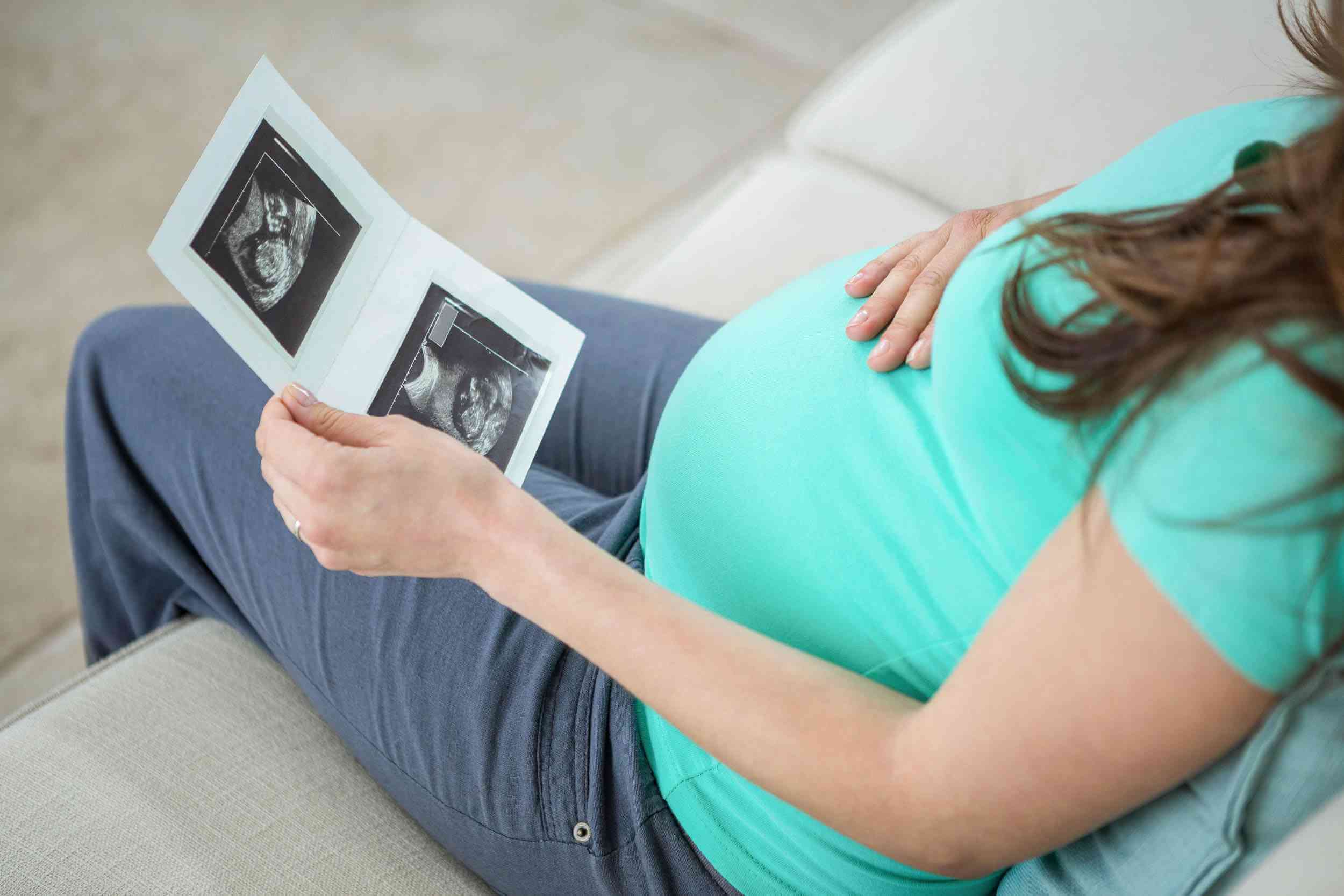 孕晚期的孕妇建议少量食用