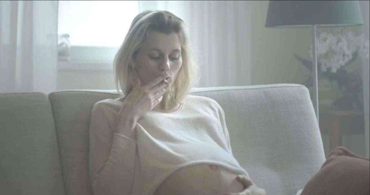 孕妇吸烟后可能导致胎儿畸形
