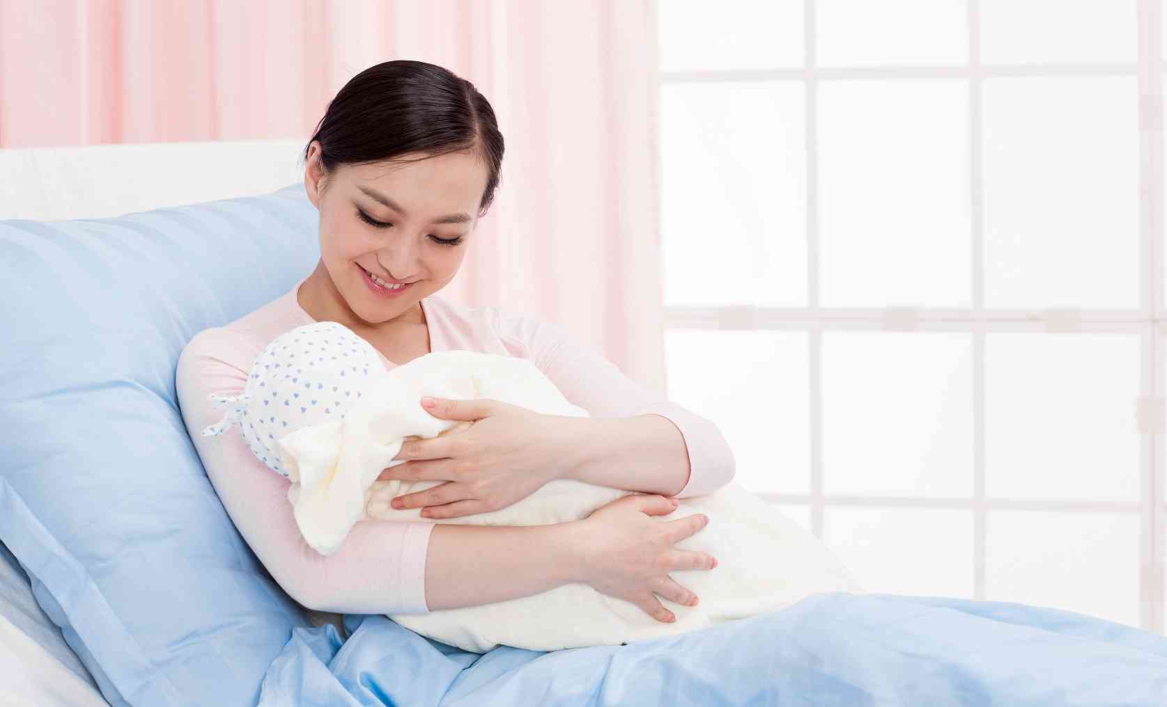 怀孕继续喂奶对宝宝的影响很大
