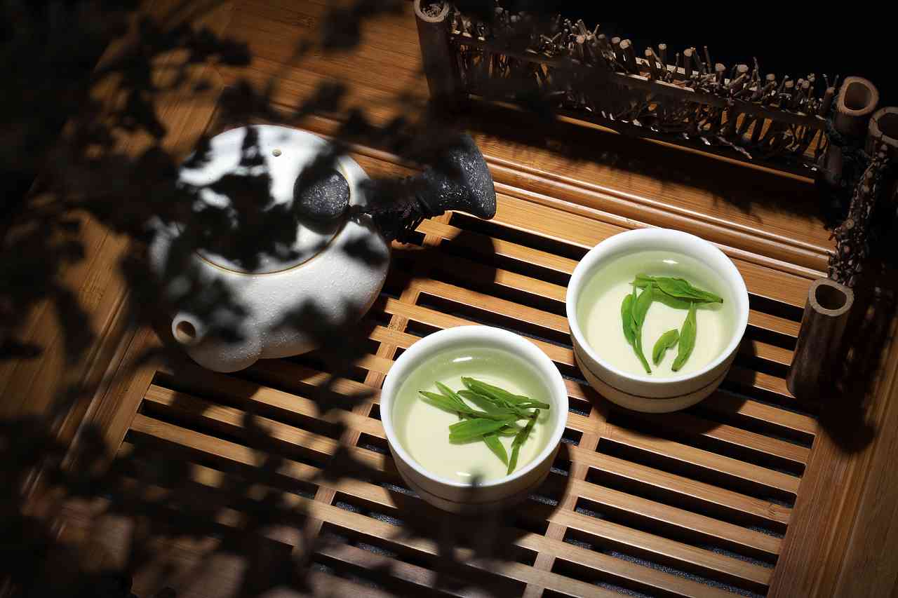 龙井茶可以抗菌抑菌、延年益寿