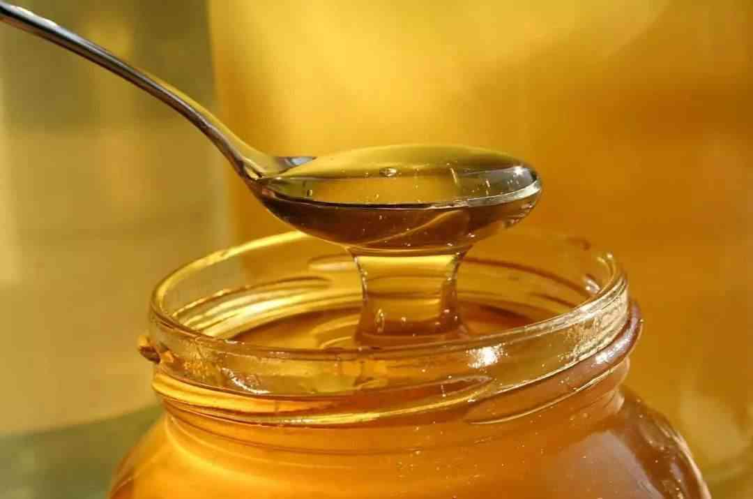 不宜开水冲泡破坏蜂蜜的营养结构