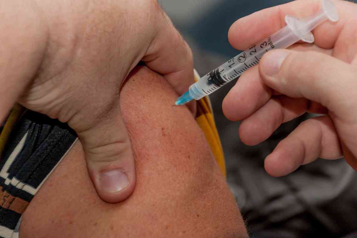 关键岗位的公共服务人员适宜接种甲流疫苗