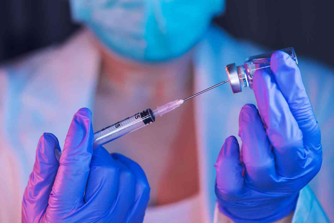 建议高危人群最好接种甲流疫苗