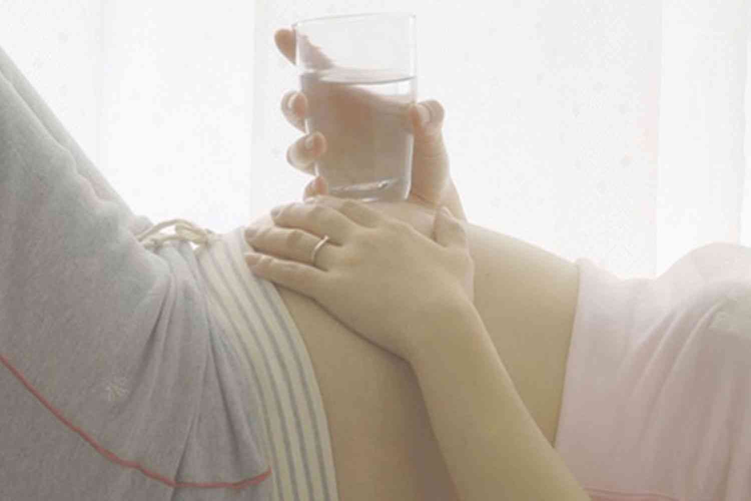 孕妇不宜喝杨梅酒对胎儿不利