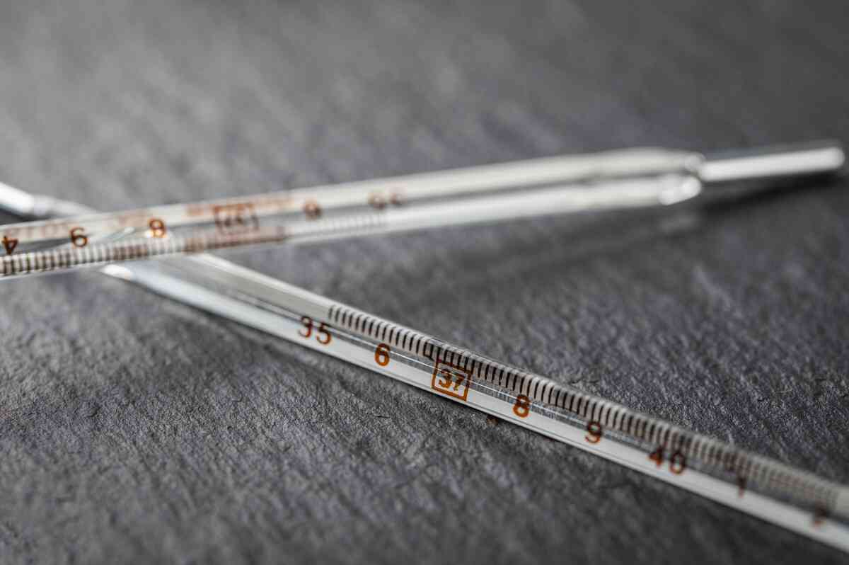 发热超37.5℃者暂时不宜接种甲肝疫苗