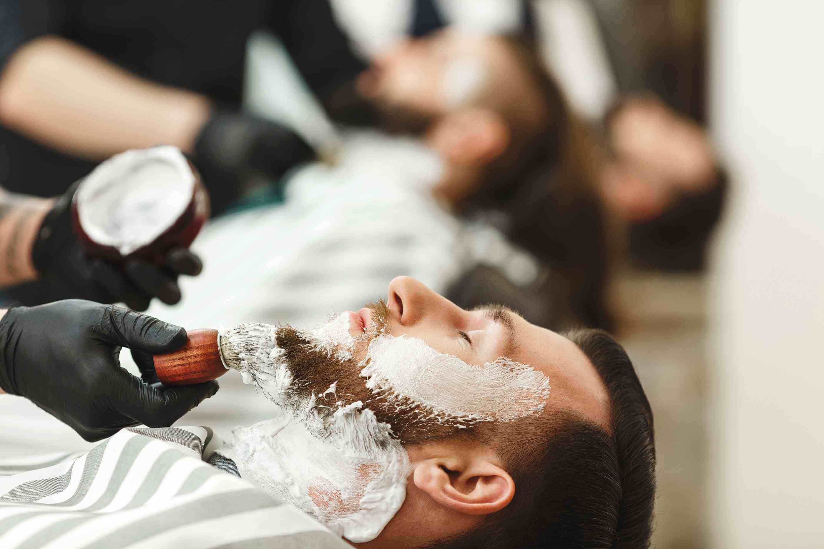 凡士林可以用来助于剃胡须