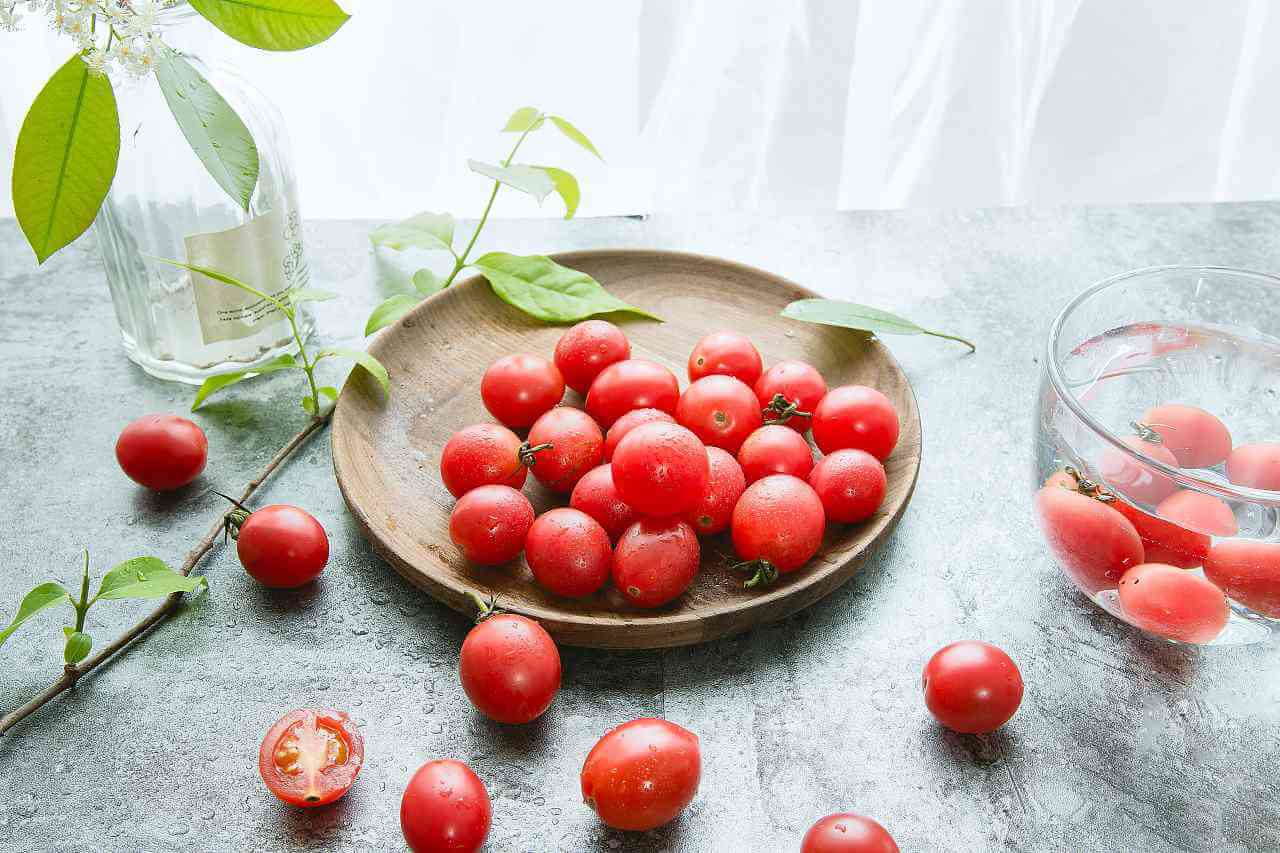 食用小番茄有美容养颜的功效