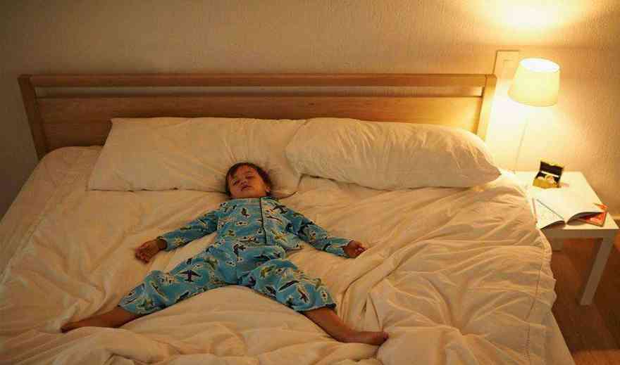 “3岁分床5岁分房”坑了无数孩子，原来分床睡也有最佳年龄 姐妹邦