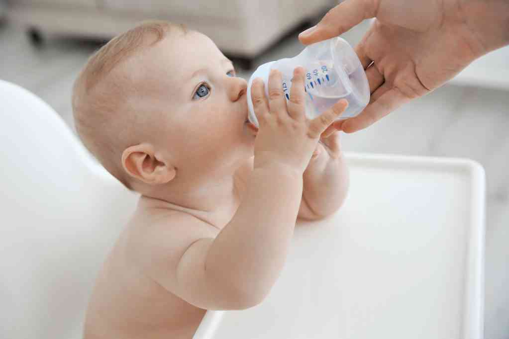 乙脑疫苗制剂接种后发烧需注意补充水分