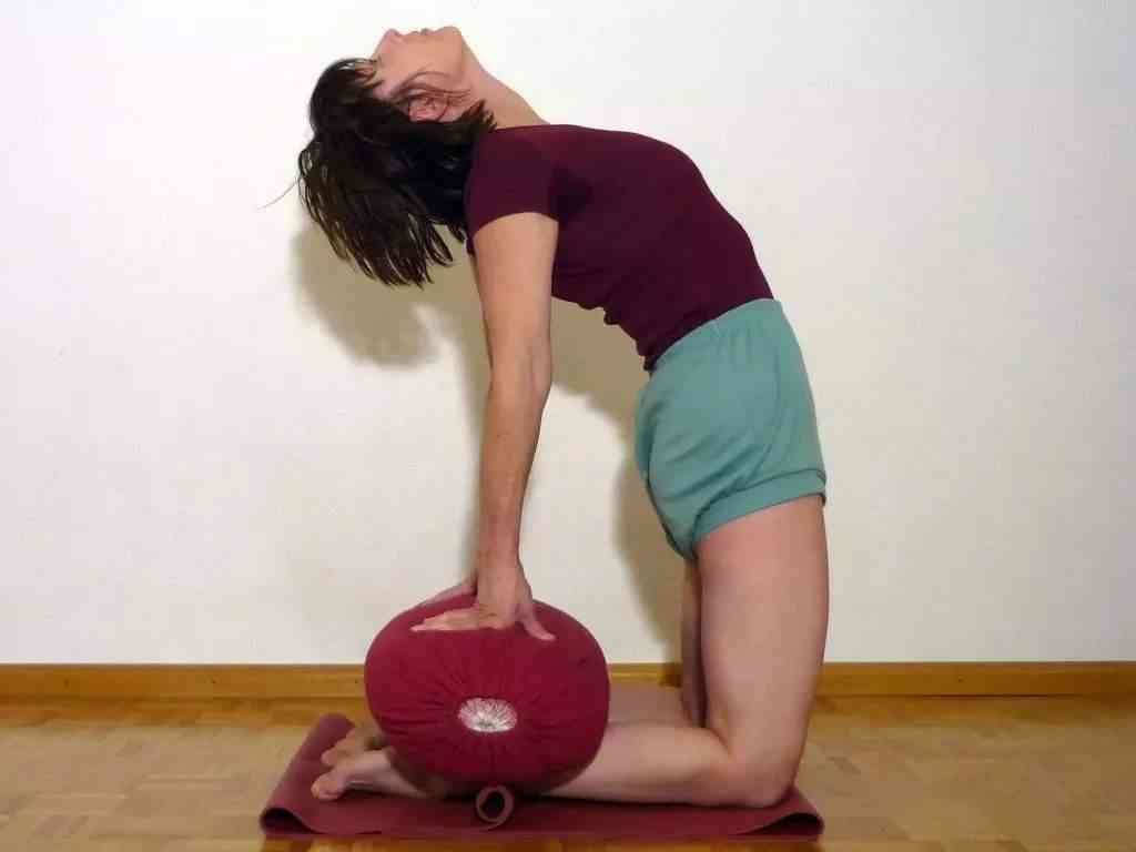 胸部伸展训练可以缓解孕妇左后背疼