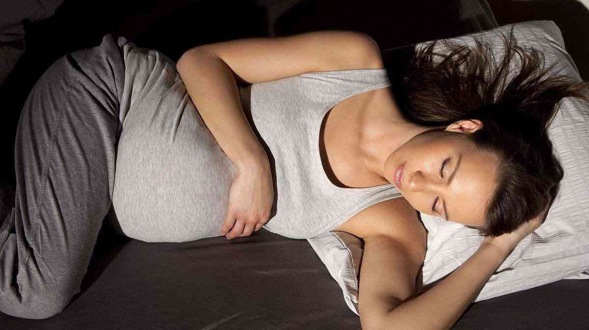 孕妇总是心慌睡觉姿势很重要