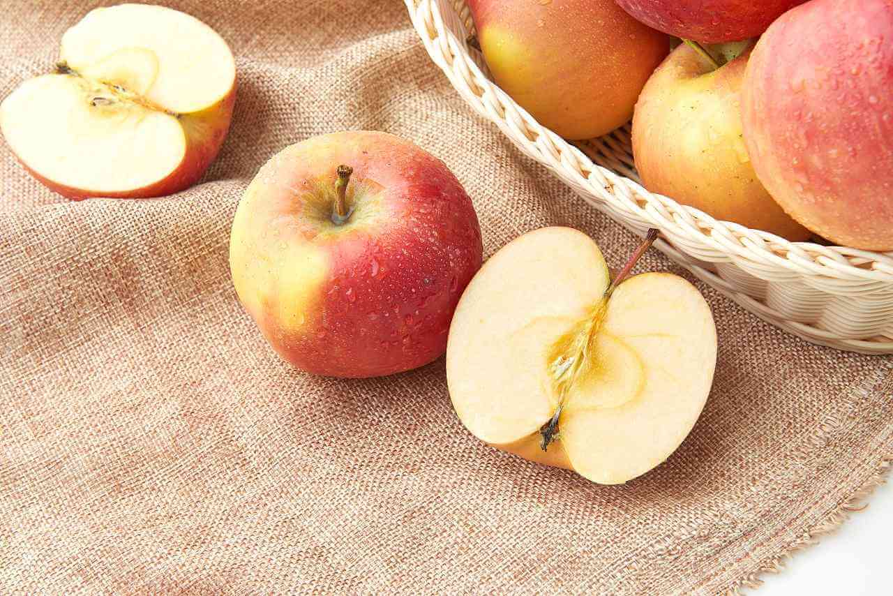 苹果含有丰富的膳食纤维素