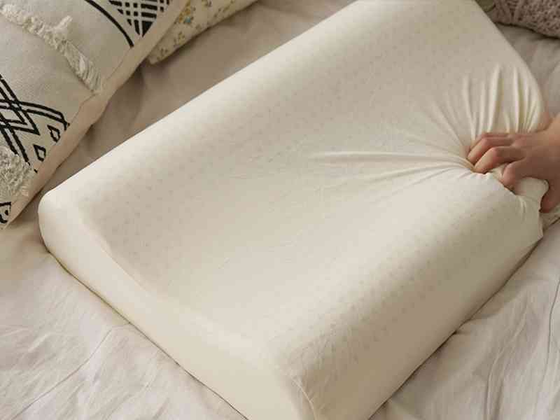 孕妇平时选择软一点的枕头