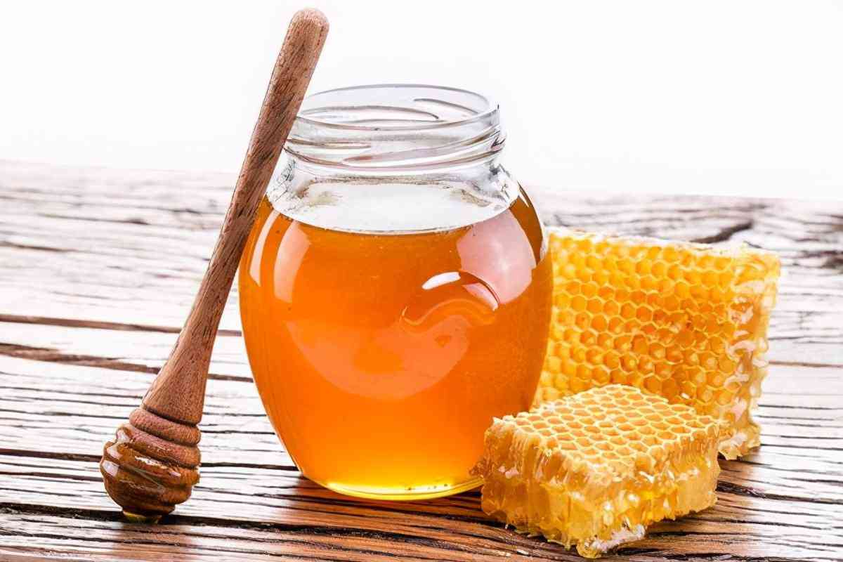 蜂蜜可以缓解慢性唇炎