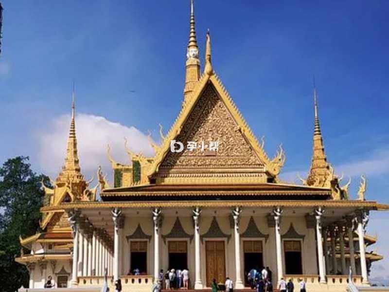 柬埔寨分布着成千上万不同规模的庙宇