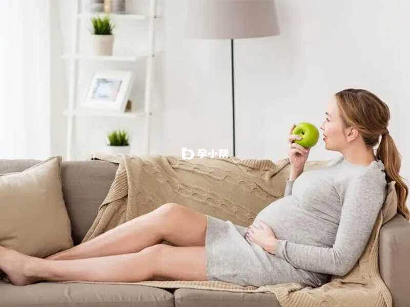 孕晚期时应注意休息以及养成良好的饮食习惯