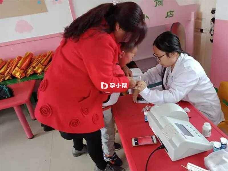 儿童进行血常规检查
