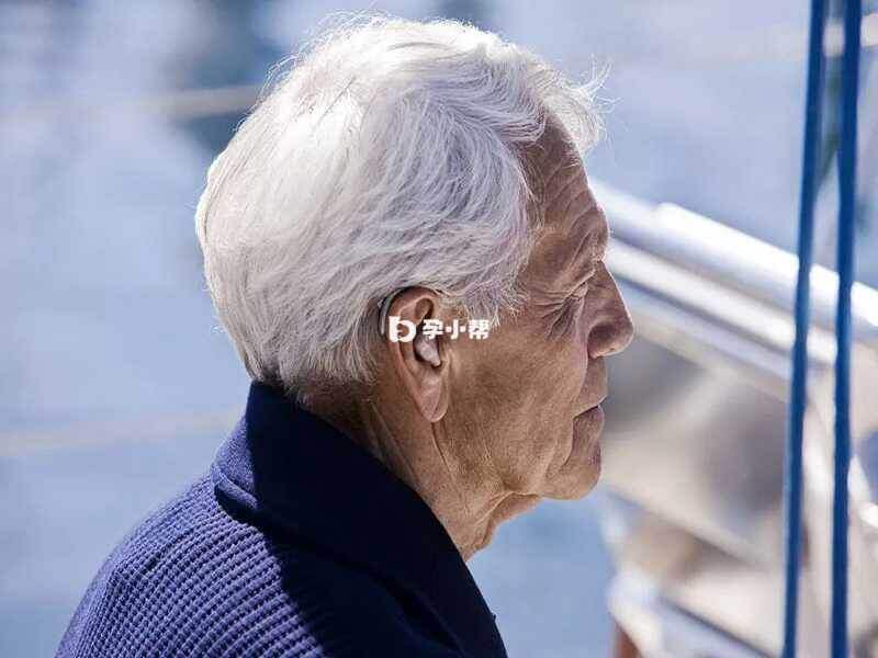 阿尔茨海默病多发生于老年