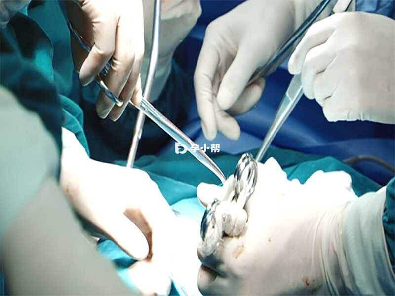 晚期患者需行外科矫形手术