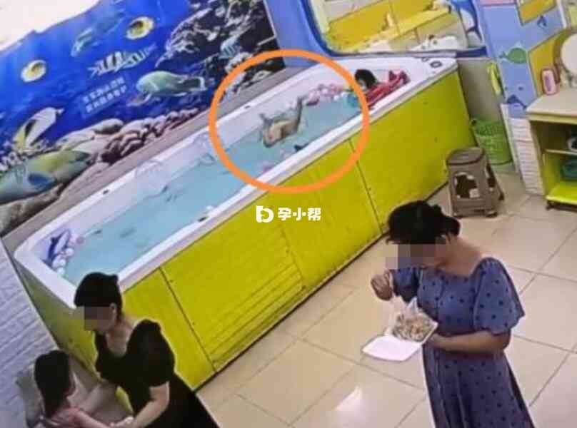 4岁女孩玩水发生意外