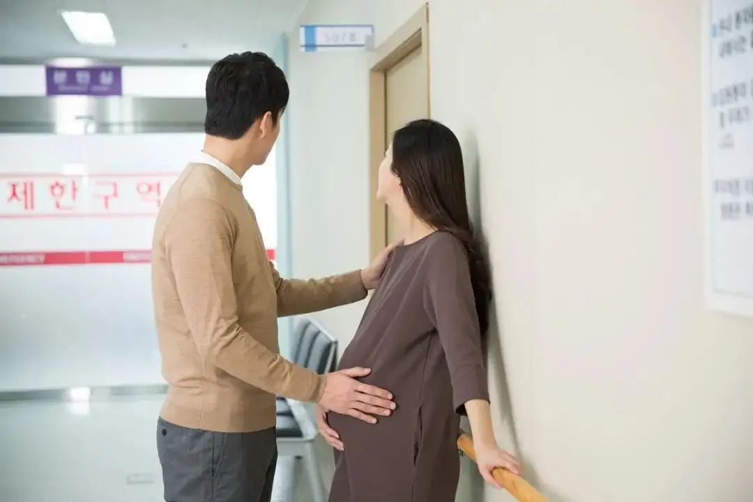 怀孕中期同房次数不要太频繁