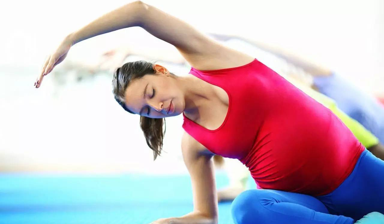 孕晚期可适当进行瑜伽锻炼