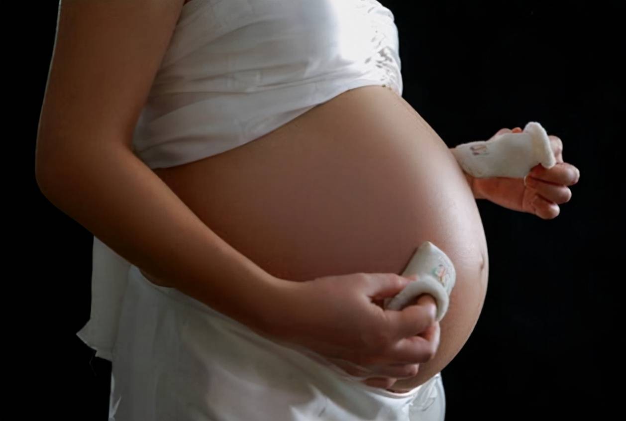 未婚先孕违反了生育政策