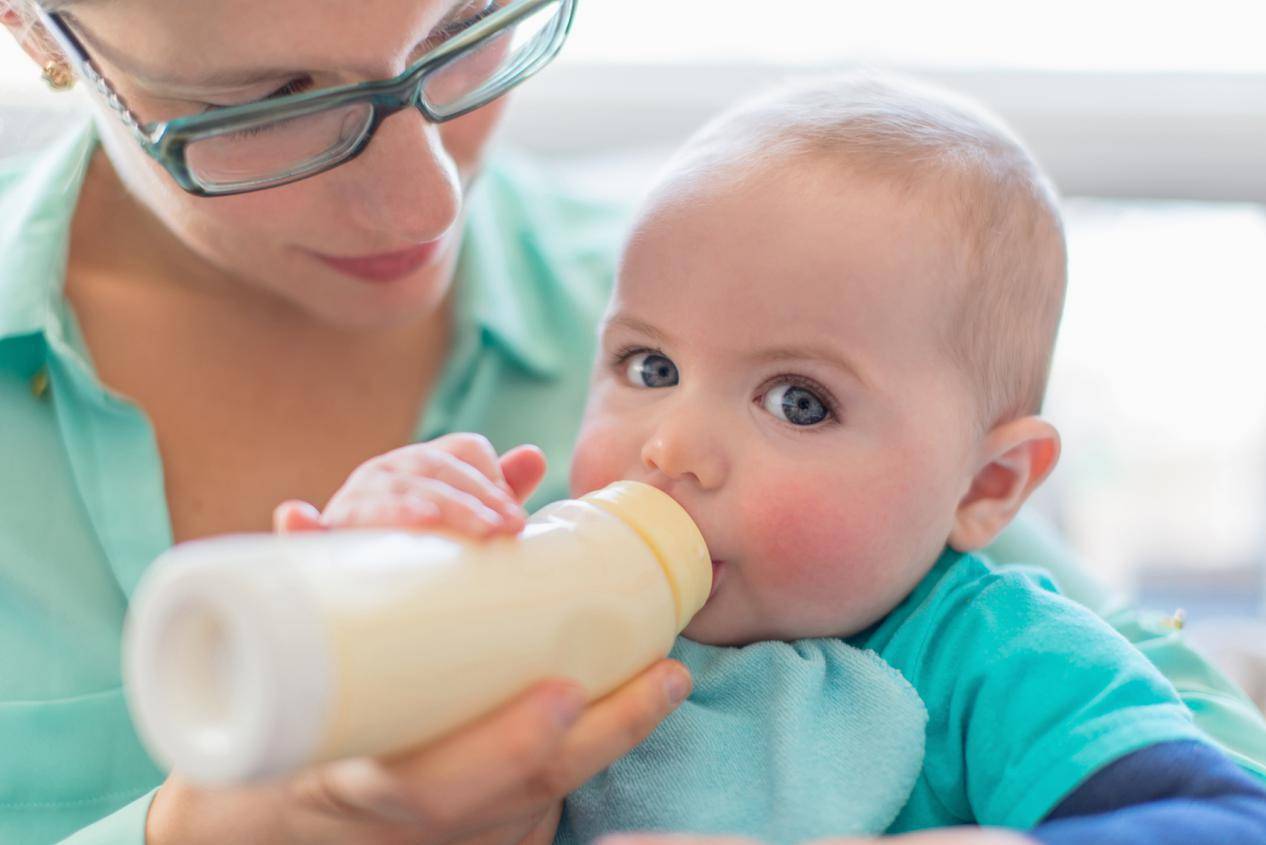 吐奶是新生儿的常见现象