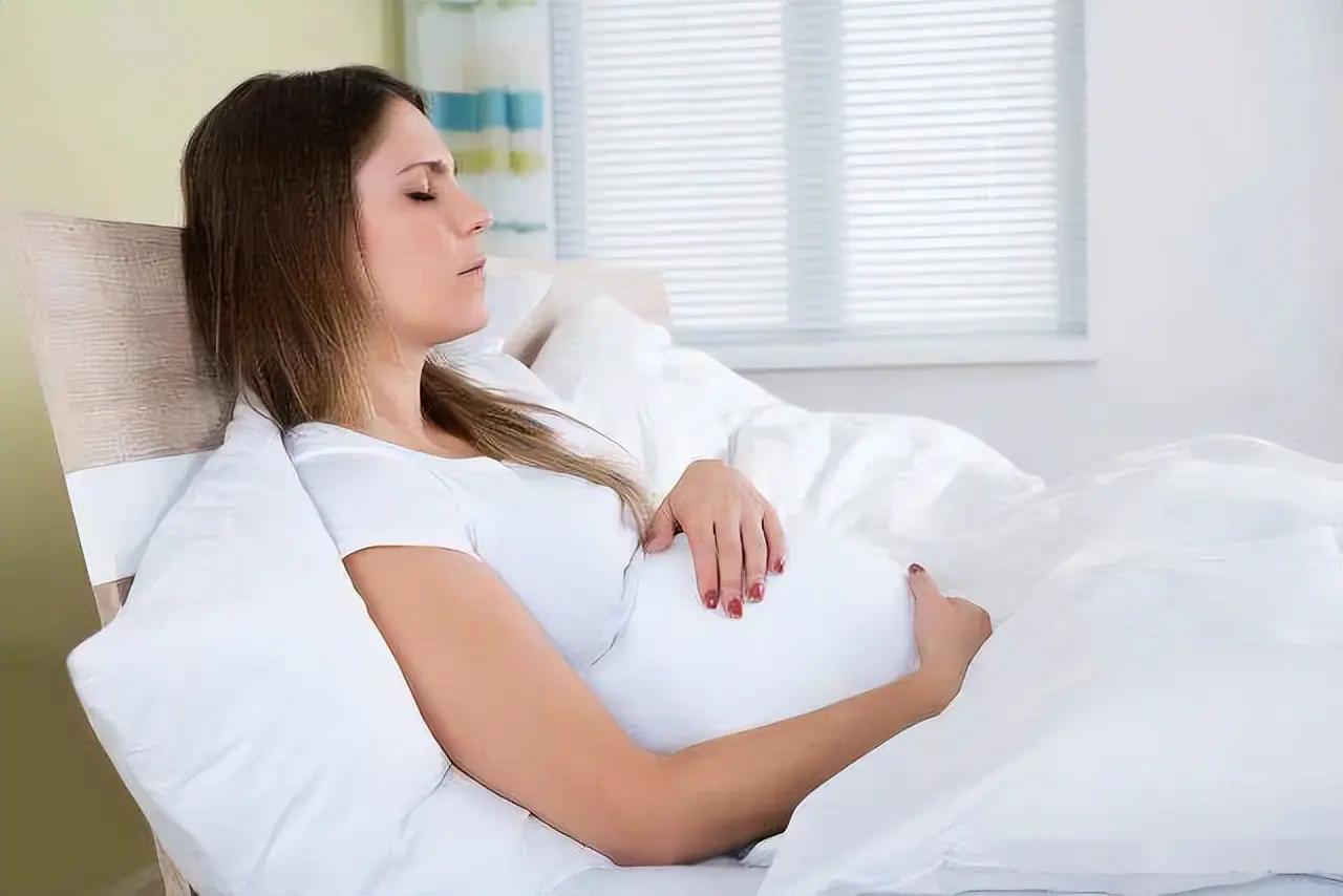 阴道出血伴腹痛的孕妇需要及时保胎