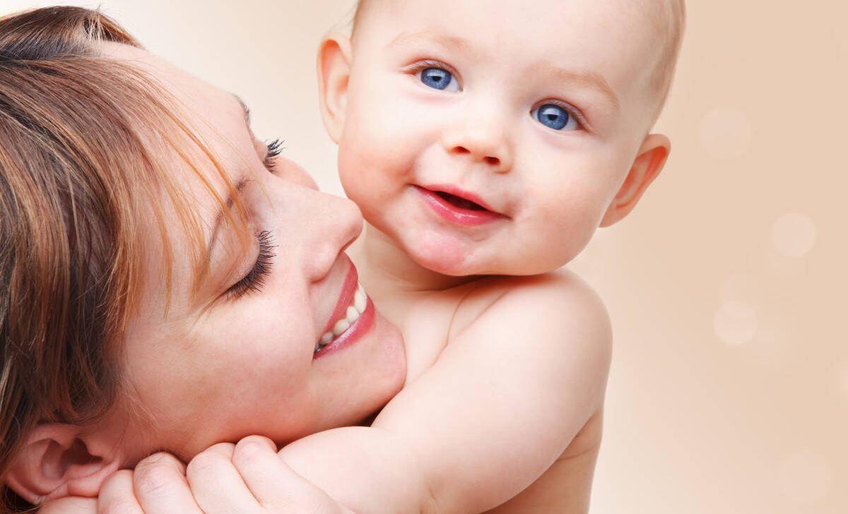 母乳喂养有利于增进母子情感