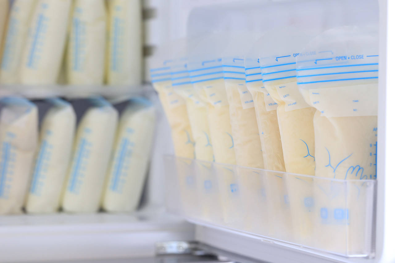 背奶储存的母乳忌重复冷藏