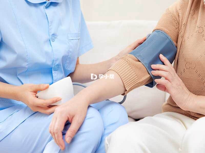 高龄女性需要做许多的相关检查