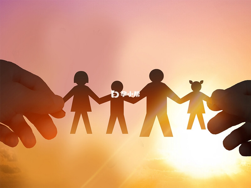 盛海琳的两个女儿目前已经14岁了