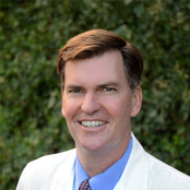 Michael J. Murray 医学主任