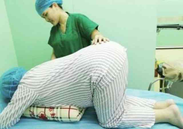 胎儿臀位除了膝胸卧位以外有没有什么方法可以调整胎位
