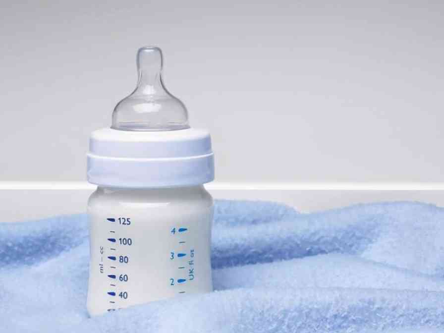 幼儿使用的奶瓶应做好消毒